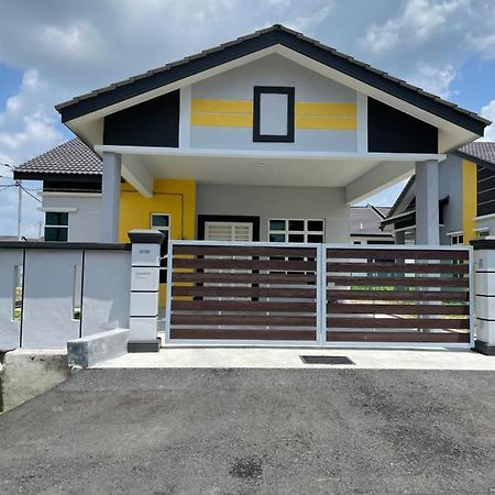 Bungalow Homestay Jasin Perdana Buitenkant foto