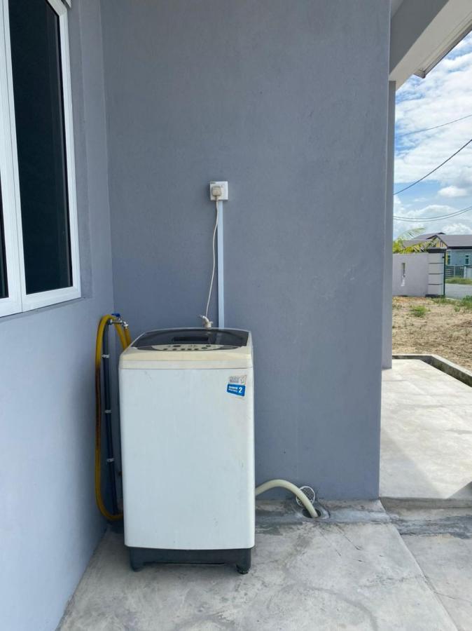 Bungalow Homestay Jasin Perdana Buitenkant foto